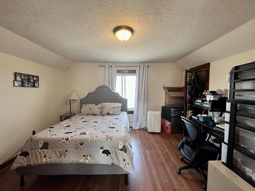 97 Pleasant Street Clinton, MA 01510 - Photo 25 of 30