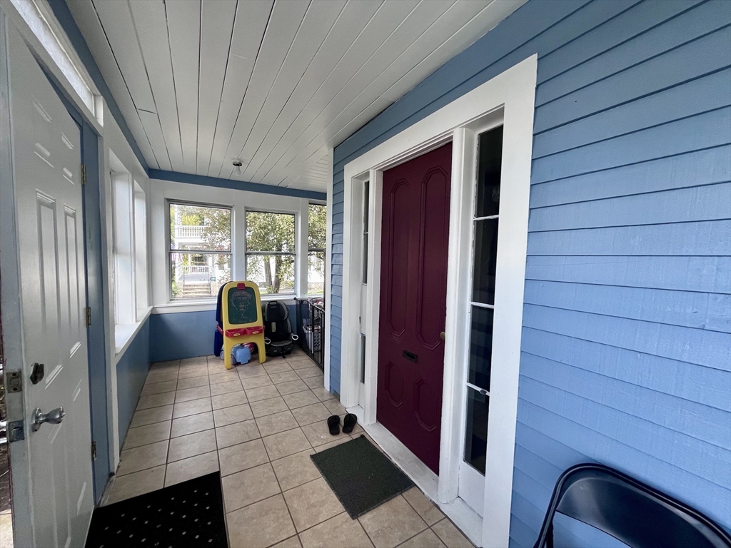 97 Pleasant Street Clinton, MA 01510 - Photo 4 of 30