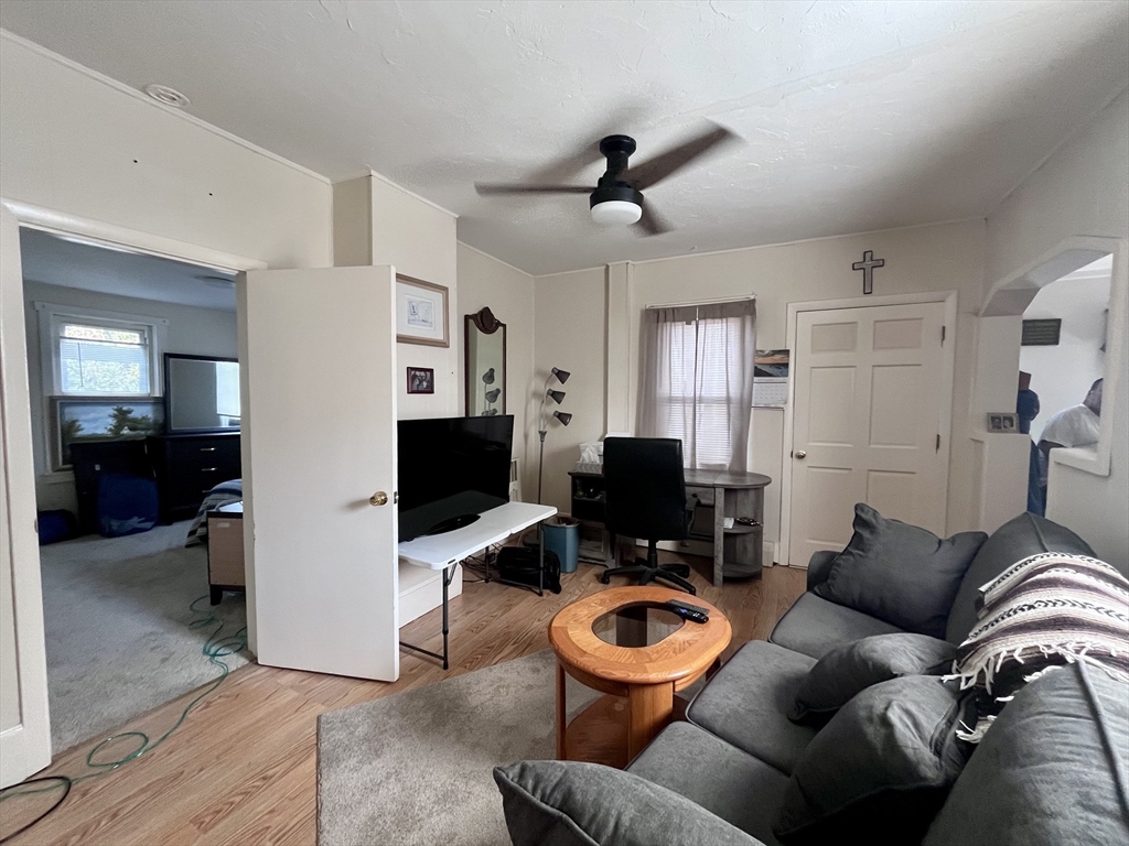 97 Pleasant Street Clinton, MA 01510 - Photo 7 of 30