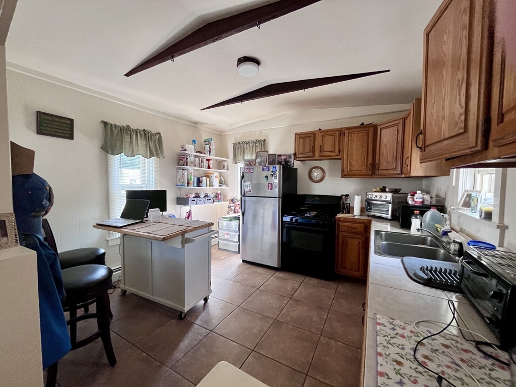 97 Pleasant Street Clinton, MA 01510 - Photo 9 of 30