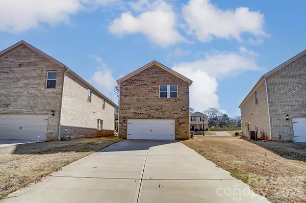 $2,400 | 3026 Lisburn Street, Charlotte, NC 28227