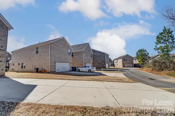 $2,400 | 3026 Lisburn Street, Charlotte, NC 28227