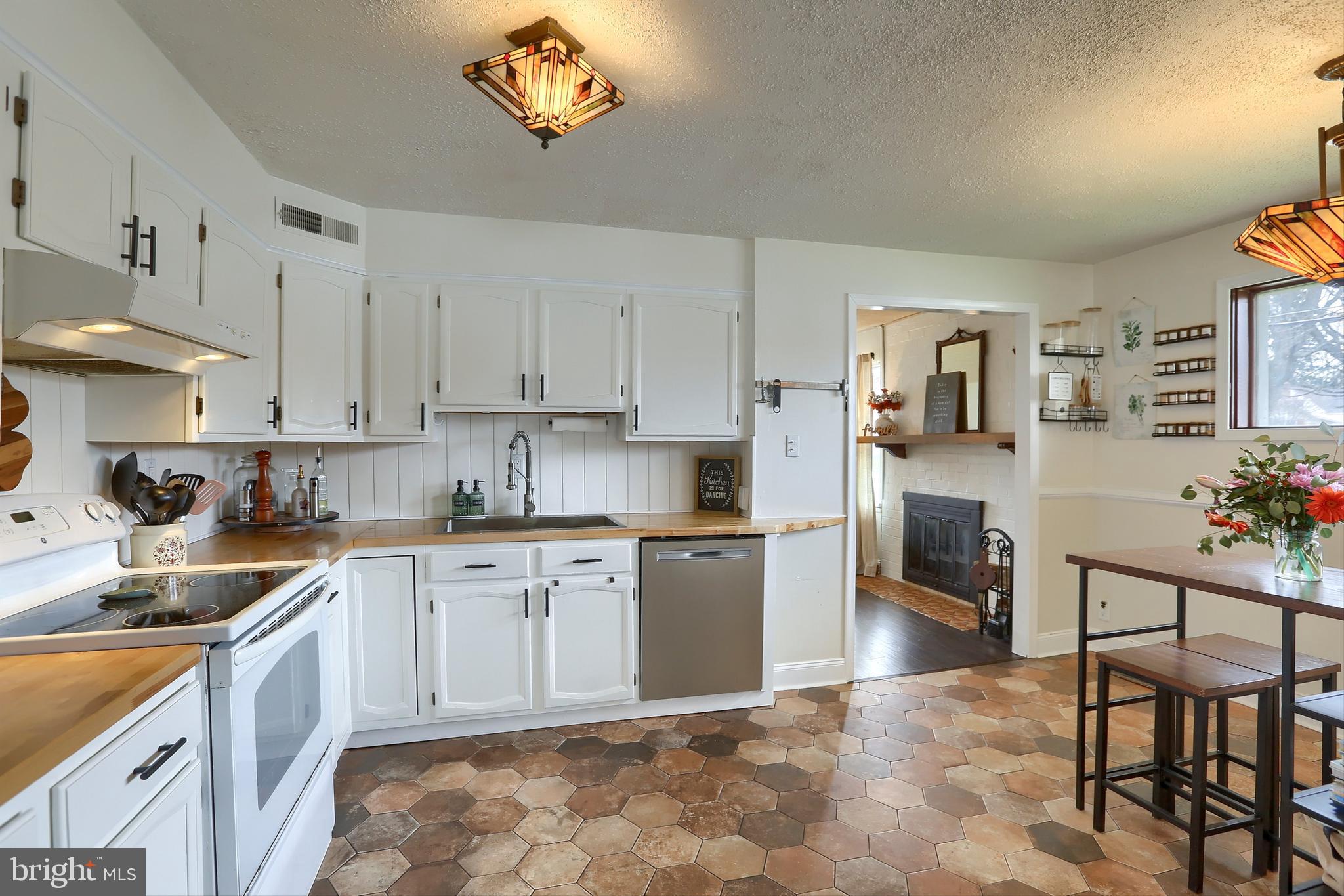 1198 Lowther Road Camp Hill, PA 17011 - Photo 18 of 36