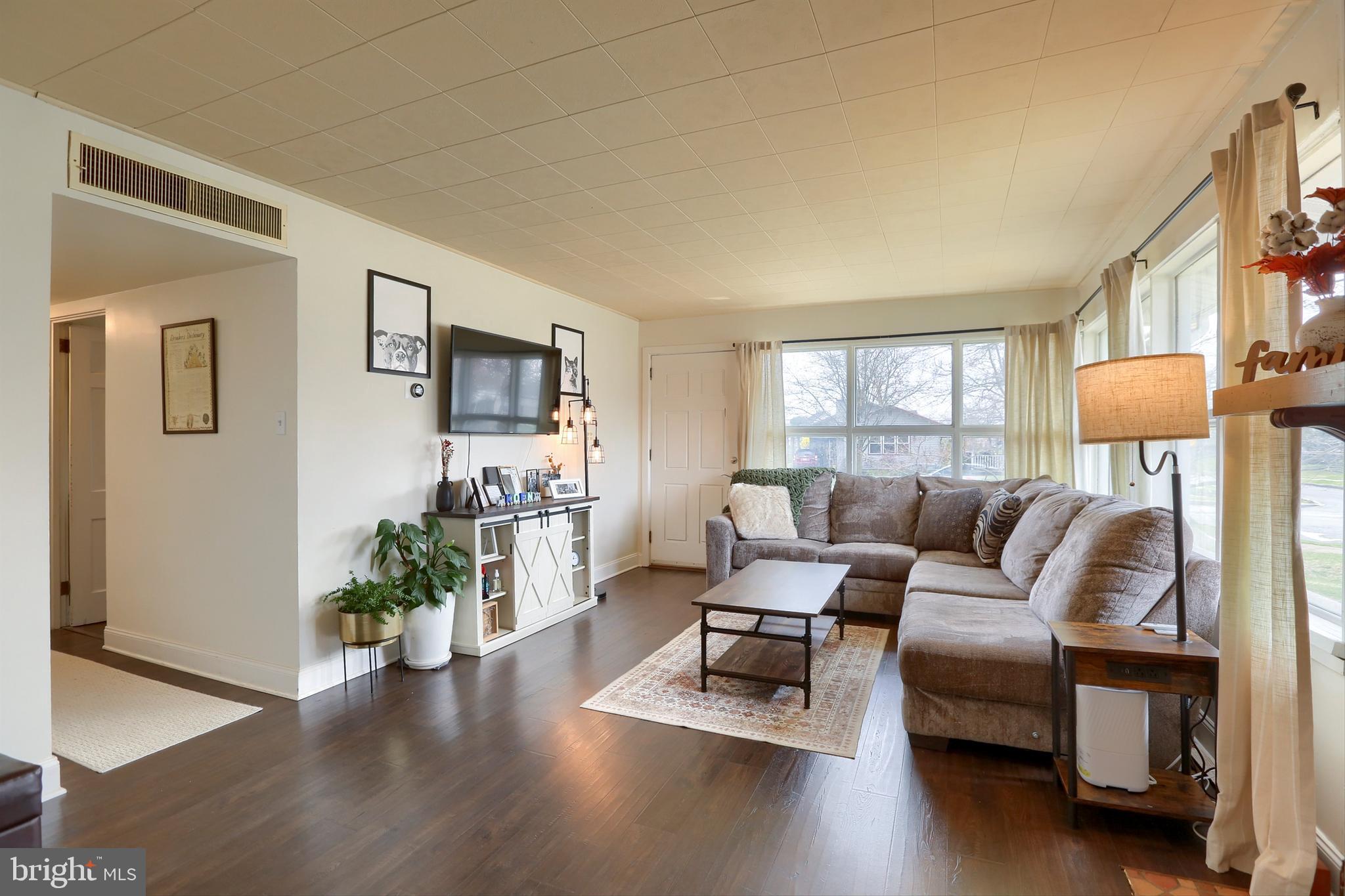 1198 Lowther Road Camp Hill, PA 17011 - Photo 5 of 36