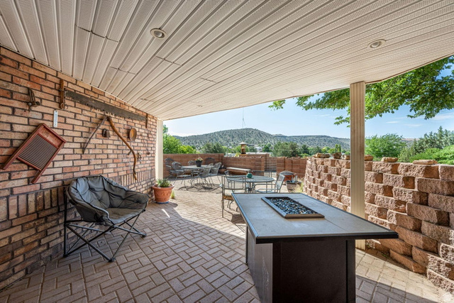 1122 Diamond Valley Drive St. George, UT 84770 - Photo 14 of 44
