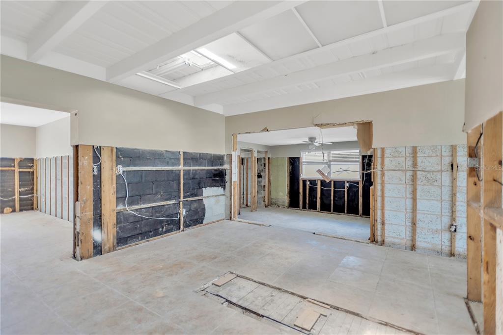 16214 3rd Street East Redington Beach, FL 33708 - Photo 12 of 30