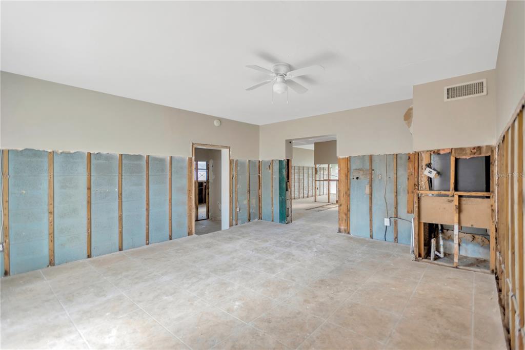 16214 3rd Street East Redington Beach, FL 33708 - Photo 15 of 30 a view of a hallway with closet area