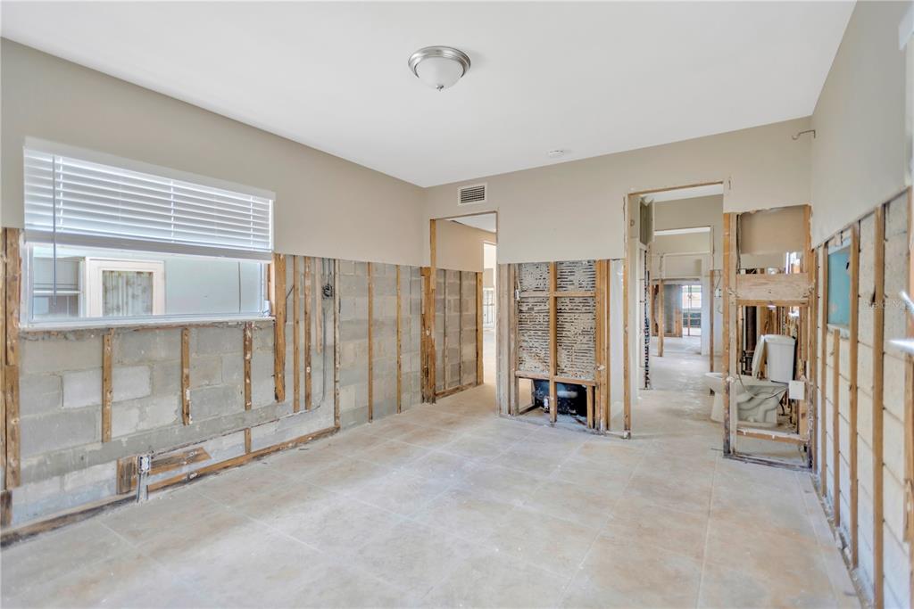 16214 3rd Street East Redington Beach, FL 33708 - Photo 21 of 30 a view of a livingroom with furniture and a ceiling fan