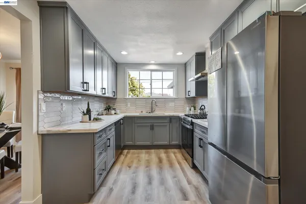 $999,999 | 147 Wisteria Drive, East Palo Alto, CA 94303