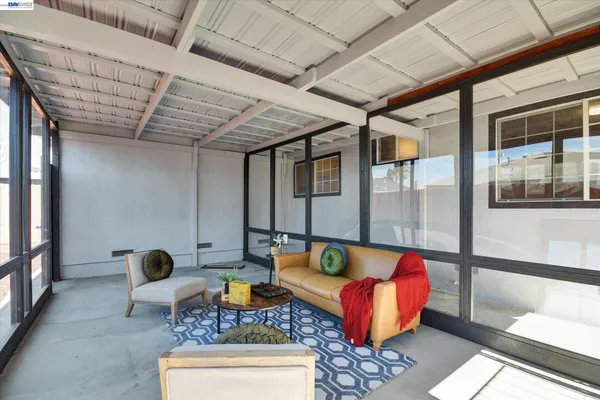 $999,999 | 147 Wisteria Drive, East Palo Alto, CA 94303