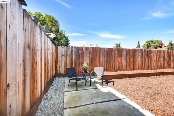 $999,999 | 147 Wisteria Drive, East Palo Alto, CA 94303