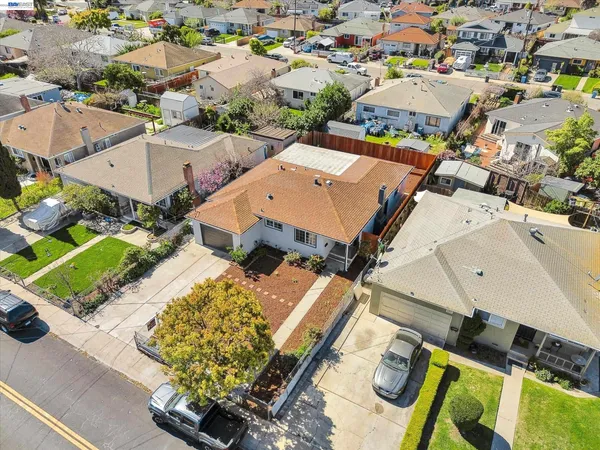 $999,999 | 147 Wisteria Drive, East Palo Alto, CA 94303