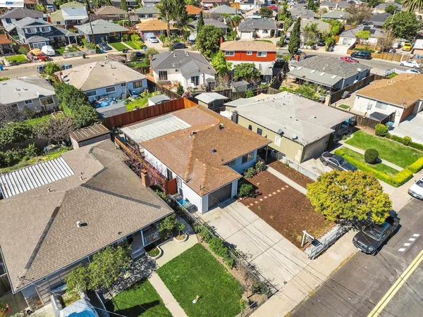 $999,999 | 147 Wisteria Drive, East Palo Alto, CA 94303