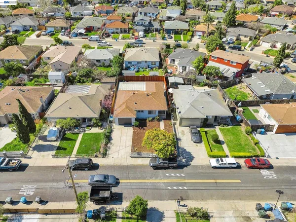 $999,999 | 147 Wisteria Drive, East Palo Alto, CA 94303