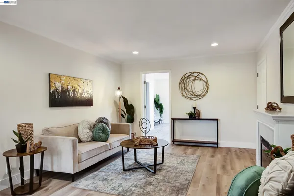 $999,999 | 147 Wisteria Drive, East Palo Alto, CA 94303