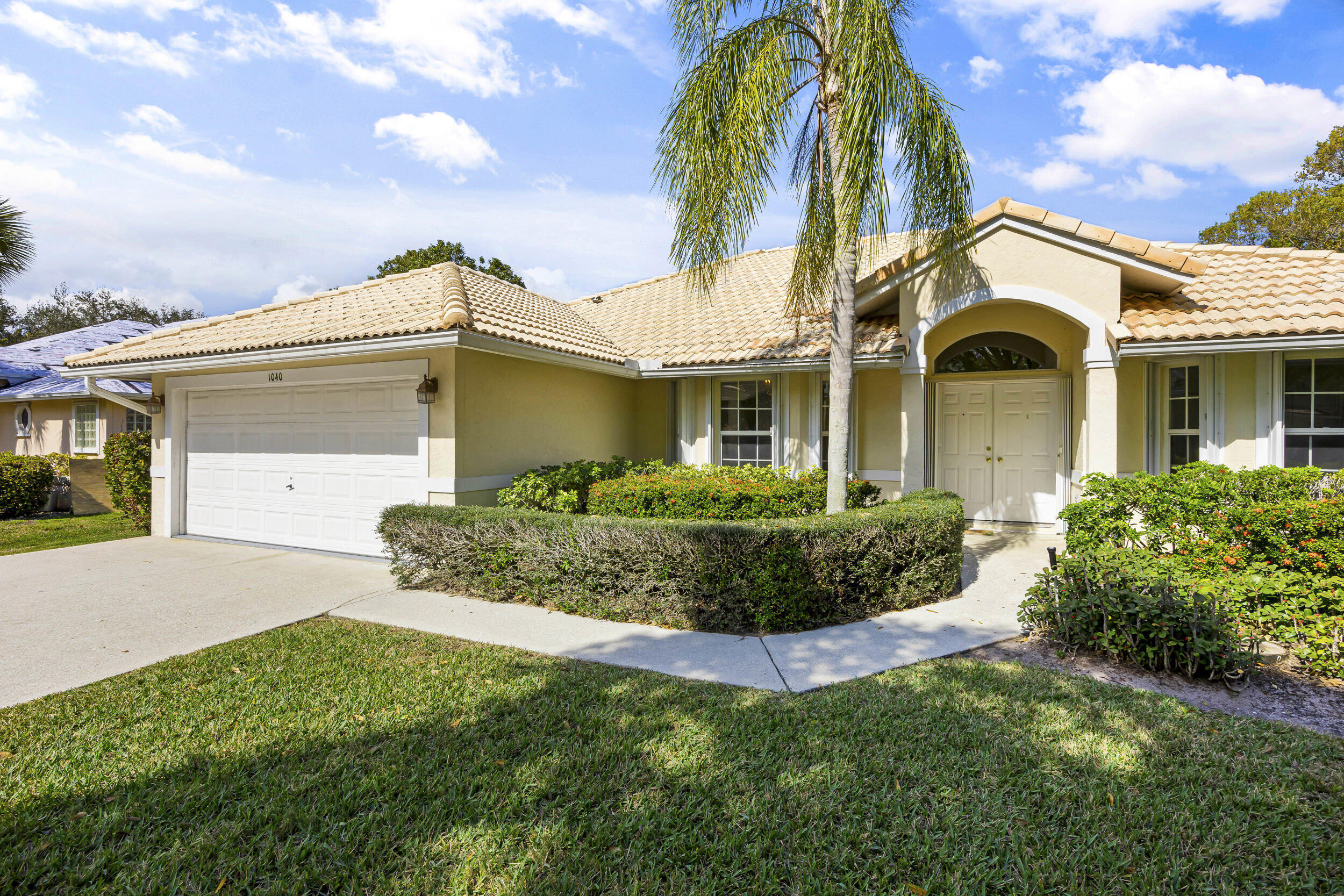 1040 Egret Circle North Jupiter, FL 33458 - Photo 2 of 31 4_8p3a2596