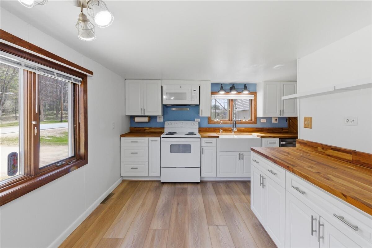 304 Hardscrabble Road Poland, ME 04274 - Photo 7 of 37 Kitchen