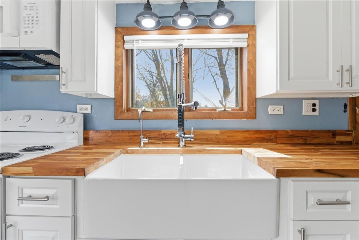 304 Hardscrabble Road Poland, ME 04274 - Photo 10 of 37 Kitchen