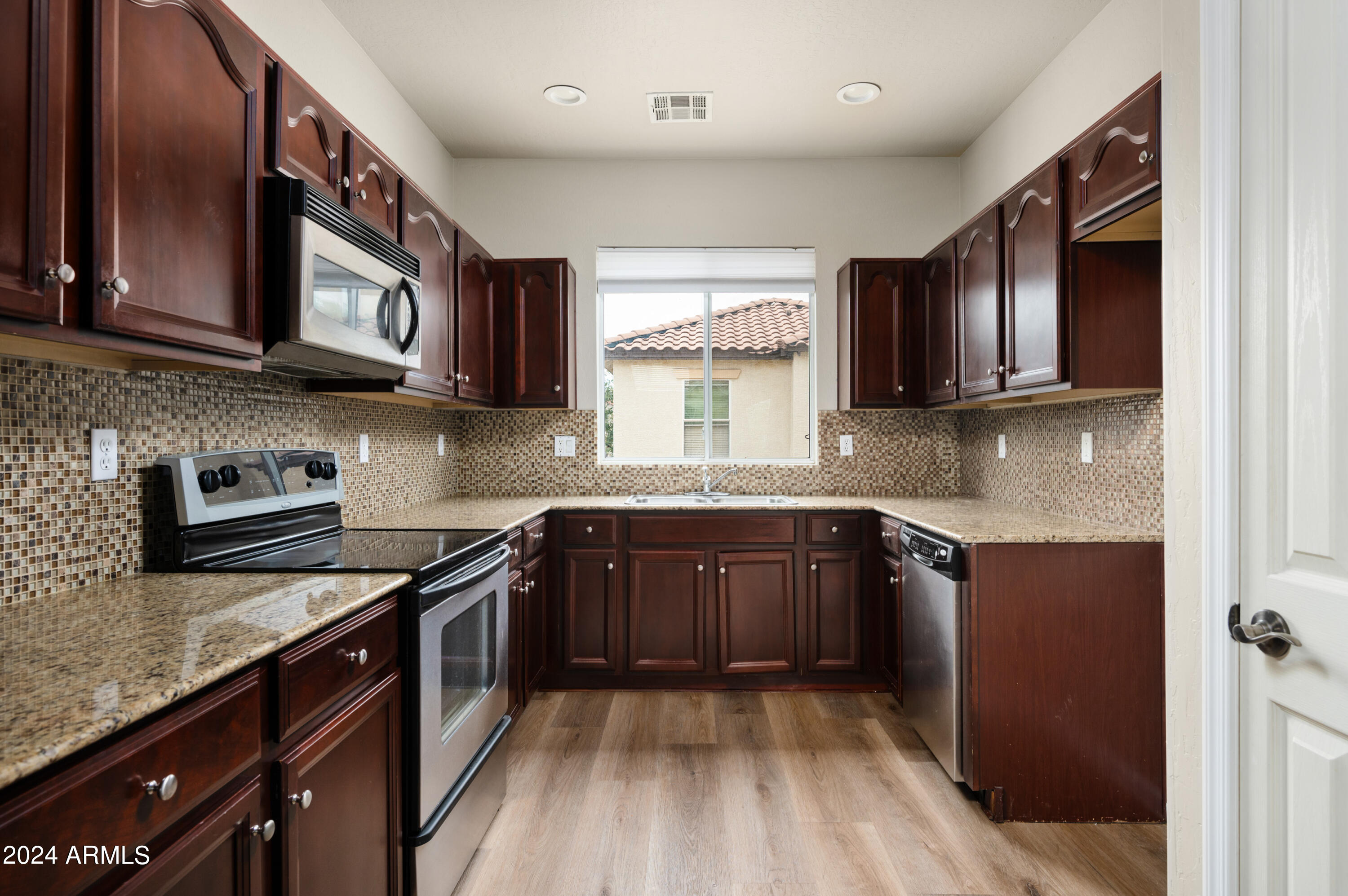 503 North Alder Street Gilbert, AZ 85233 - Photo 7 of 22 Kitchen