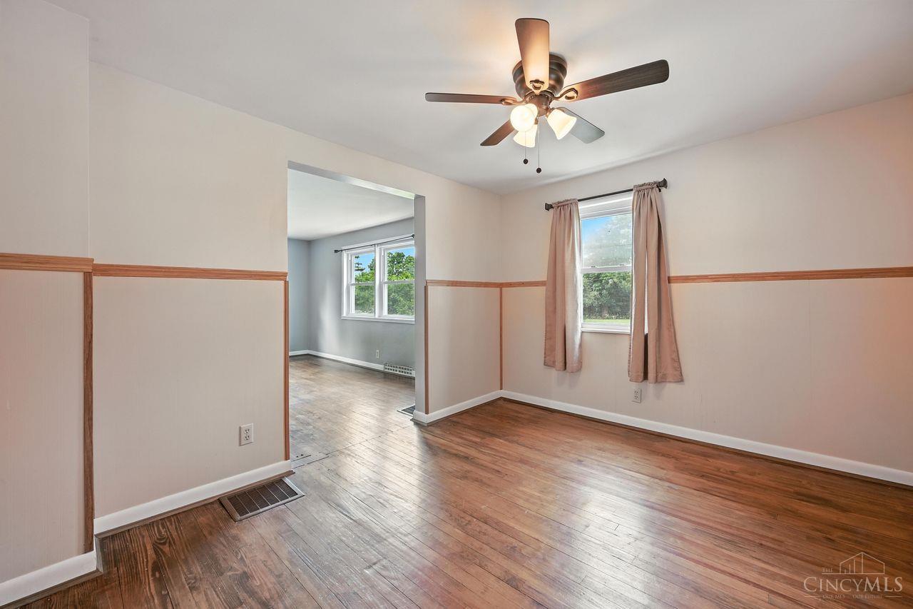578 Fleming Road Cincinnati, OH 45231 - Photo 9 of 38