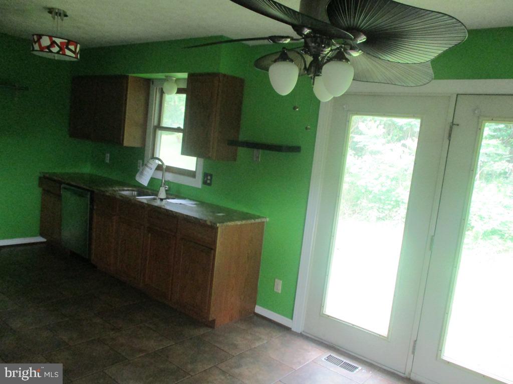205 C Jones Road Owings, MD 20736 - Photo 9 of 33