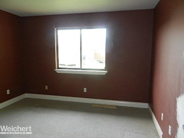 334 Fairgrove Street, Unit 1 Romeo, MI 48065 - Photo 10 of 16 31254649-9.JPG