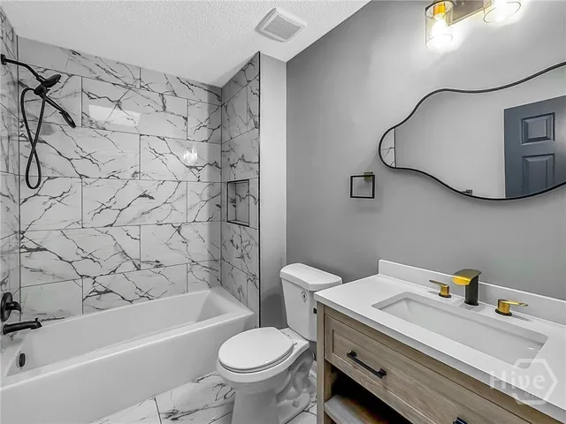 $479,000 | 212 South Springhouse Drive, Savannah, GA 31419