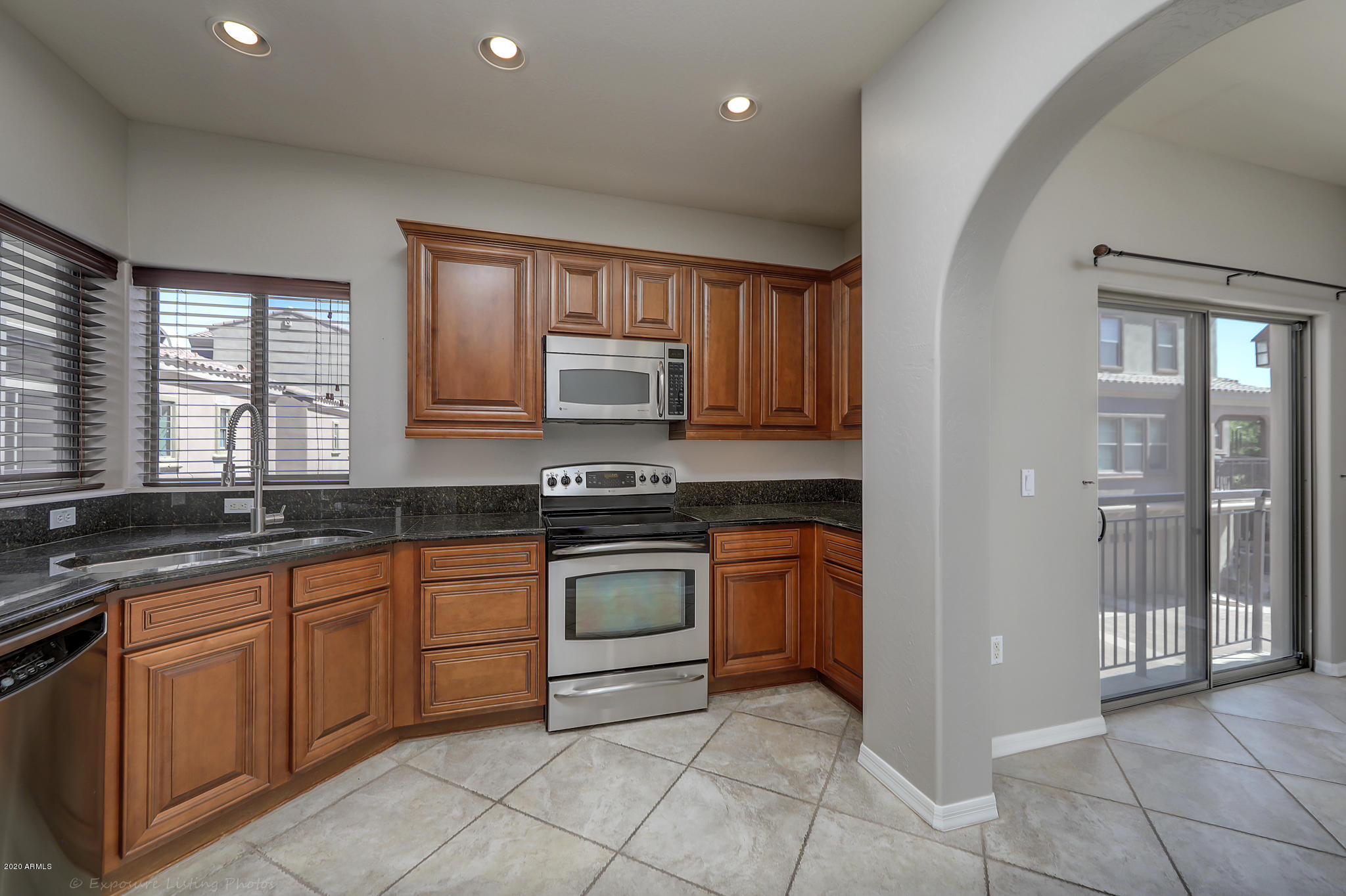 3935 East Rough Rider Road, Unit 1223 Phoenix, AZ 85050 - Photo 7 of 25 kitchen dining