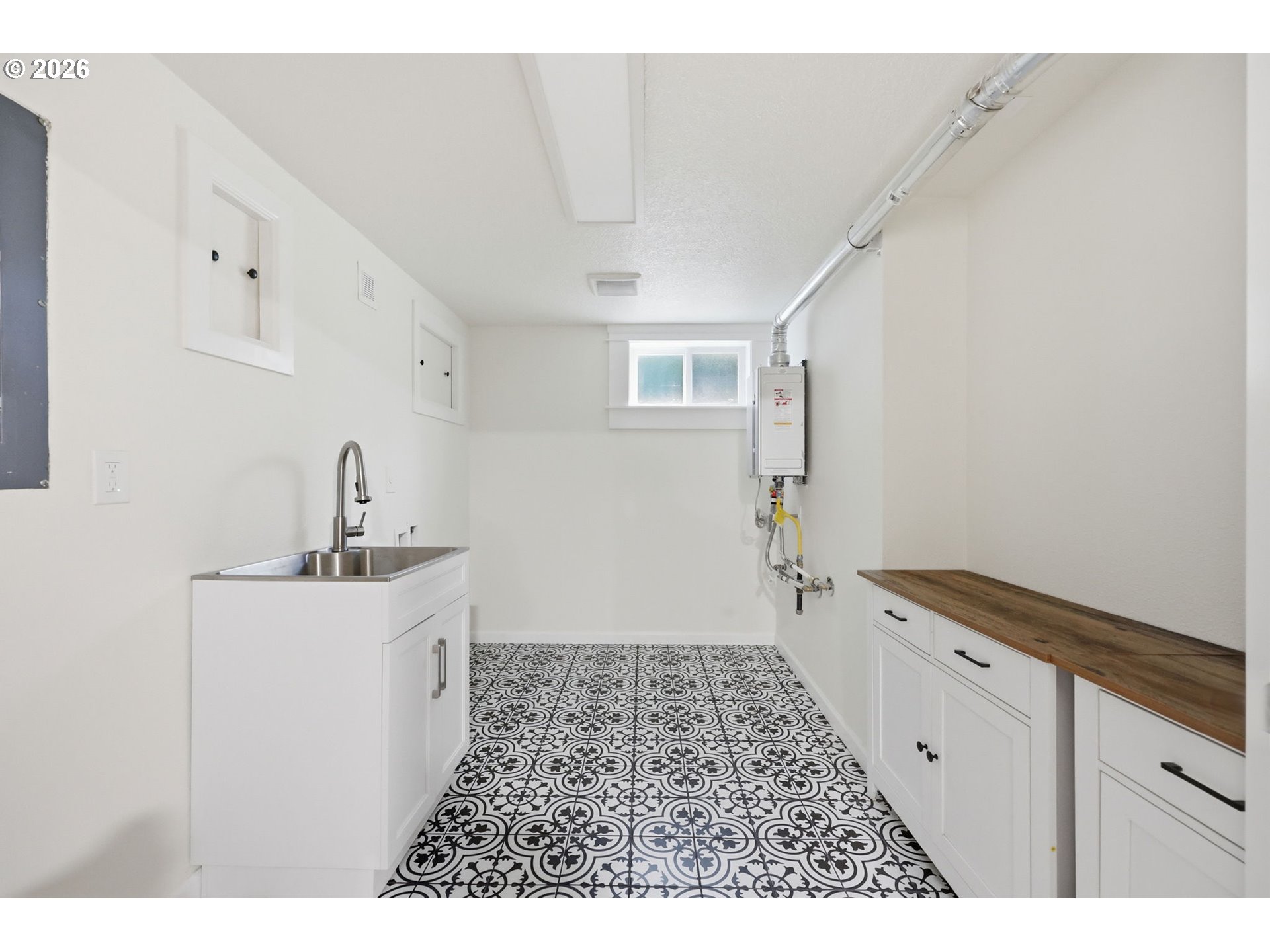 2425 Northeast 40th Avenue Portland, OR 97212 - Photo 33 of 43 Laundry