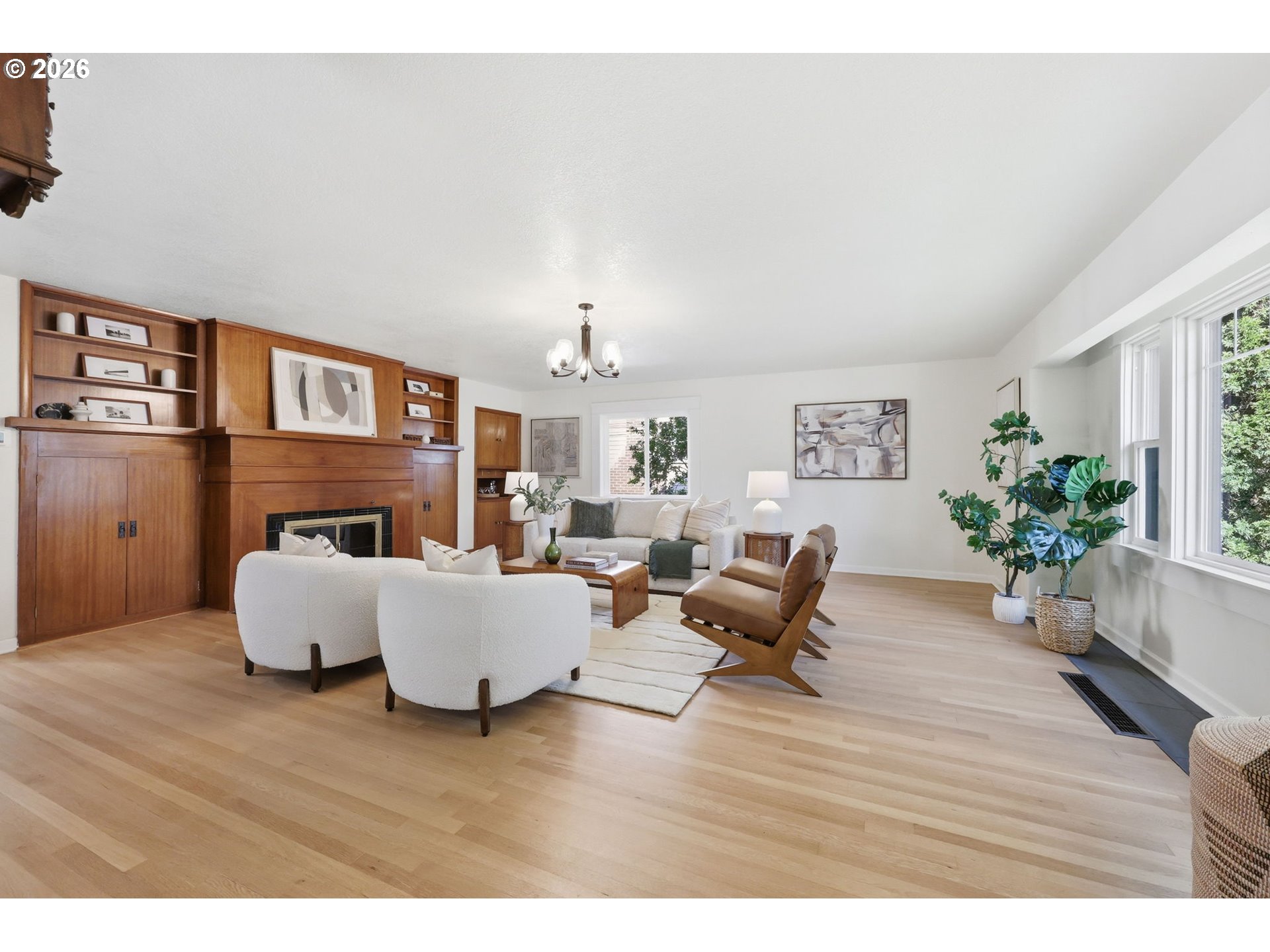 2425 Northeast 40th Avenue Portland, OR 97212 - Photo 4 of 43 Living Room