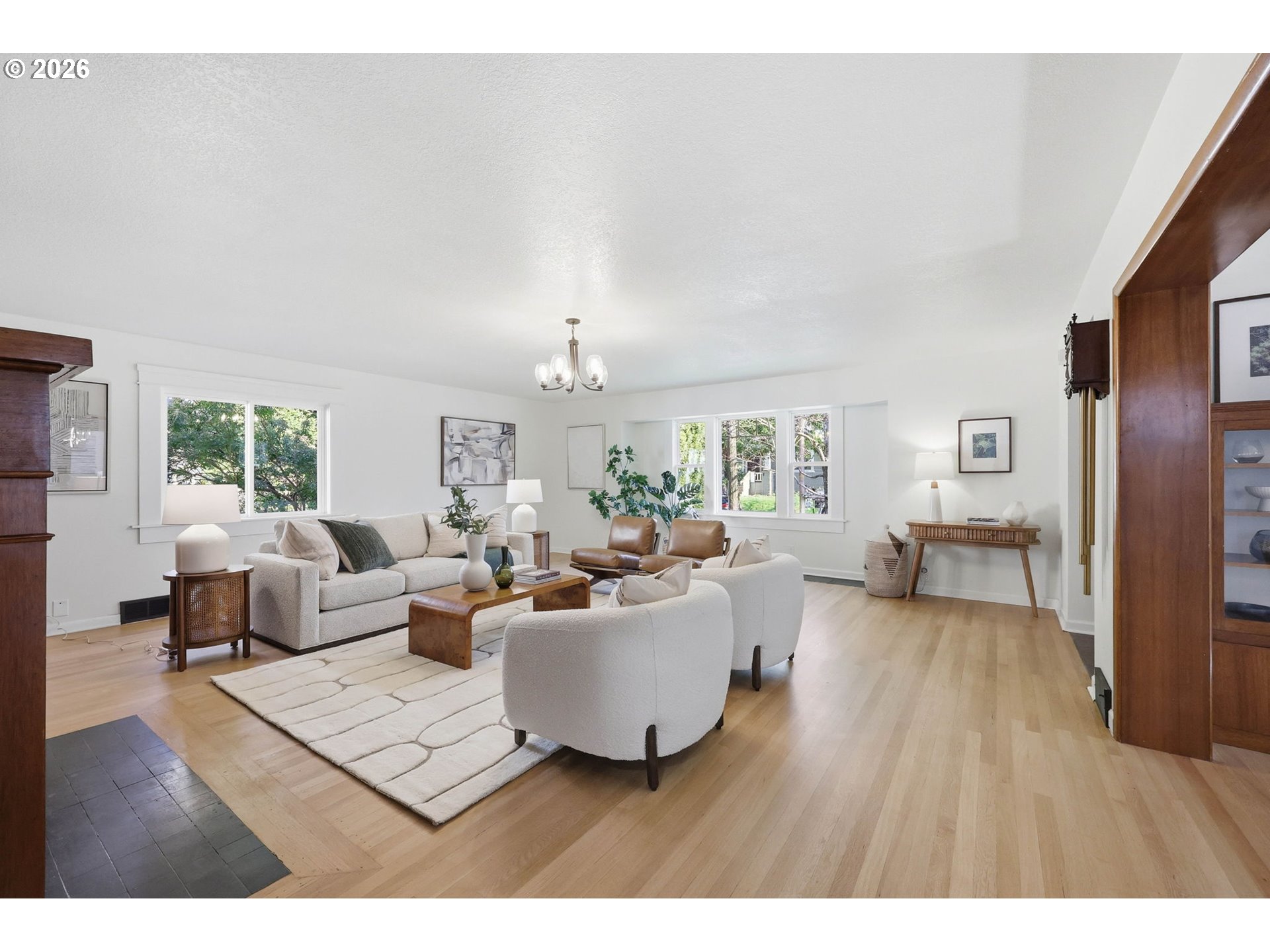 2425 Northeast 40th Avenue Portland, OR 97212 - Photo 7 of 43 Living Room