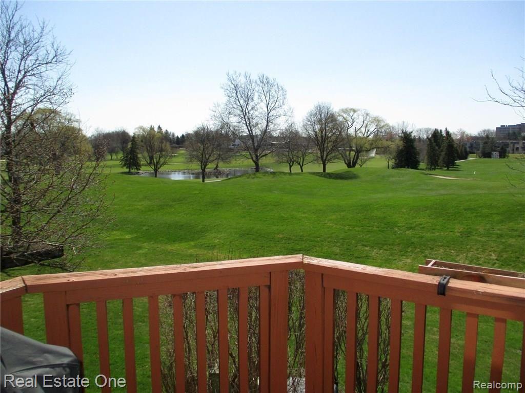 938 Golfview Court Rochester Hills, MI 48307 - Photo 7 of 44