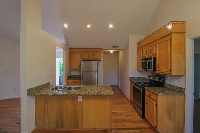 $3,400 | 1522 Theresa Drive, Charleston, SC 29412