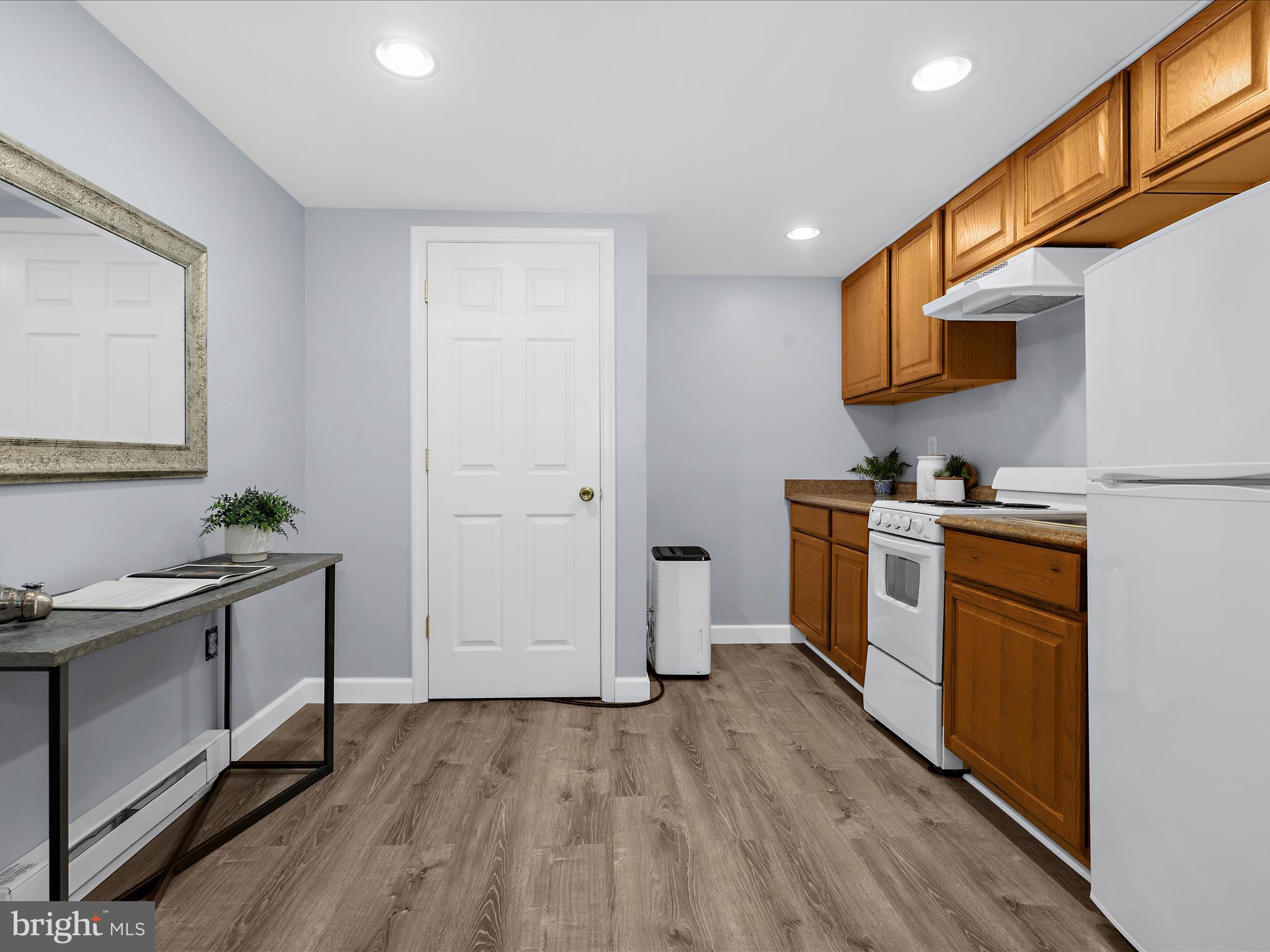 387 Hall Road Crownsville, MD 21032 - Photo 20 of 57 Secondary kitchenette
