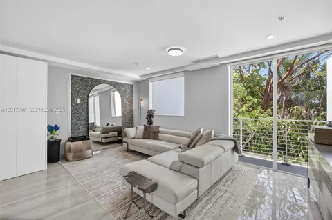 $1,295,000 | 700 Northeast 14th Avenue, Unit 311, Fort Lauderdale, FL 33304