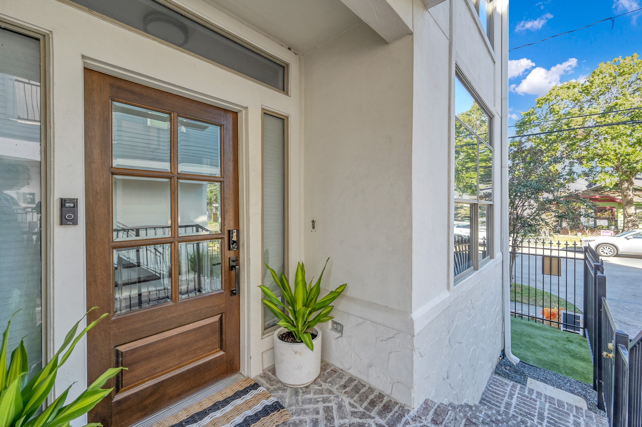 1328 West 23rd Street, Unit A Houston, TX 77008 - Photo 1 of 28 a house with garden in front of it