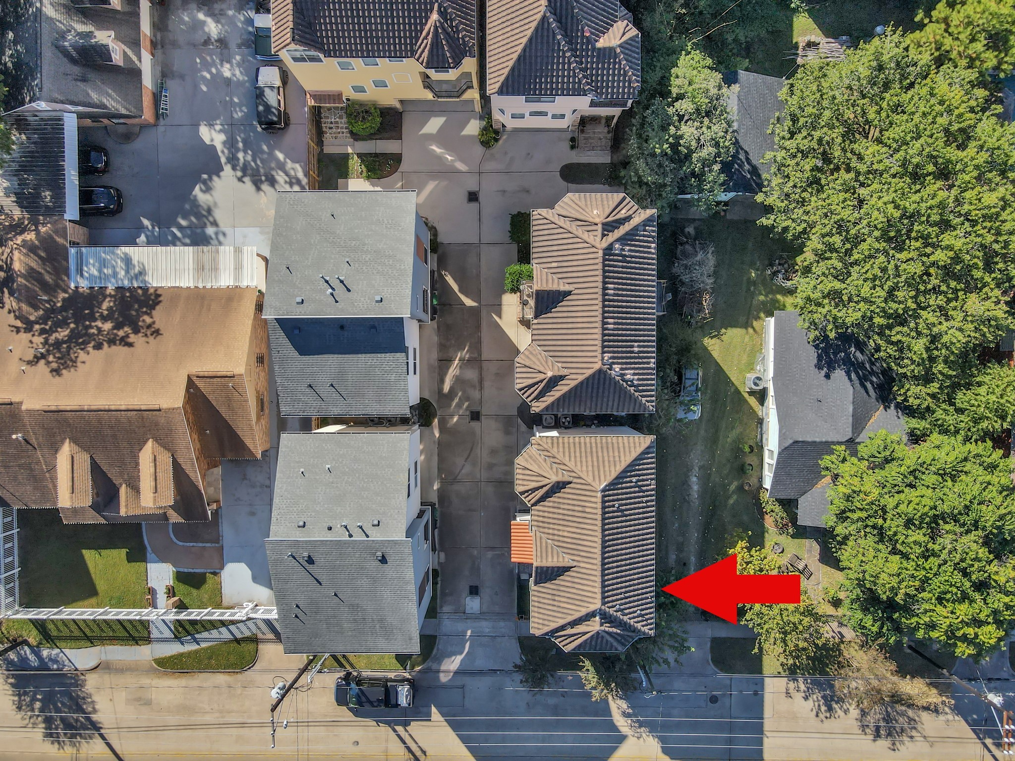 1328 West 23rd Street, Unit A Houston, TX 77008 - Photo 26 of 28 an aerial view of residential houses with outdoor space
