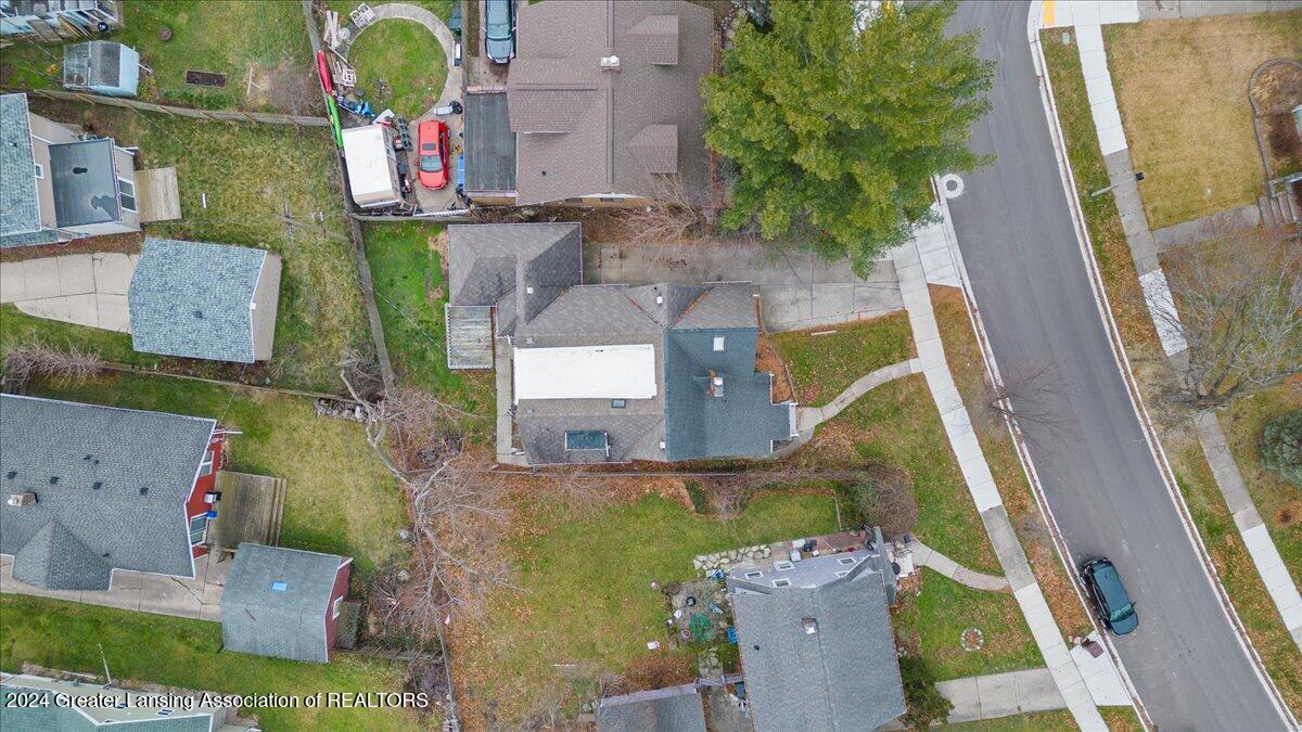 225 Strathmore Road Lansing, MI 48910 - Photo 40 of 45 32-Media Jett - 05
