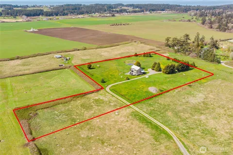 $895,000 | 26987 Highway 20, Oak Harbor, WA 98277