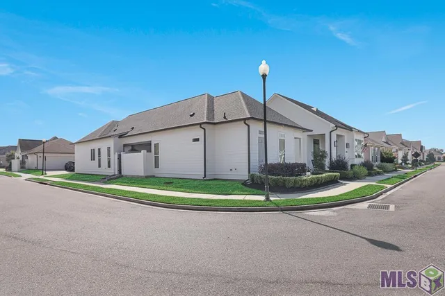 $379,900 | 4855 Crestfield Wy. Way, Gonzales, LA 70737