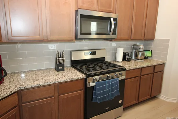 $2,100 | 5010 Dalton Bend, Converse, TX 78109