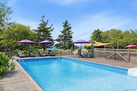 $5,695,000 | 160 Sound Drive, Greenport, NY 11944
