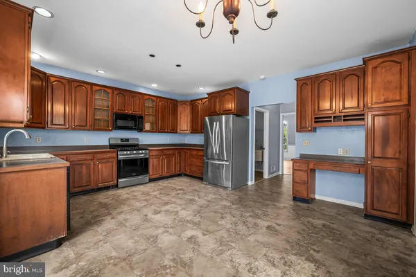 $599,925 | 360 Dew Drop Road, York, PA 17402
