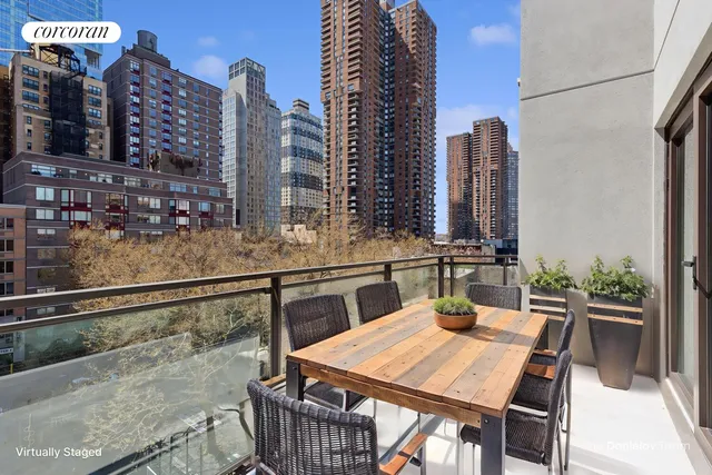 $2,540,000 | 350 West 44th Street, Unit 603 | Hell's Kitchen