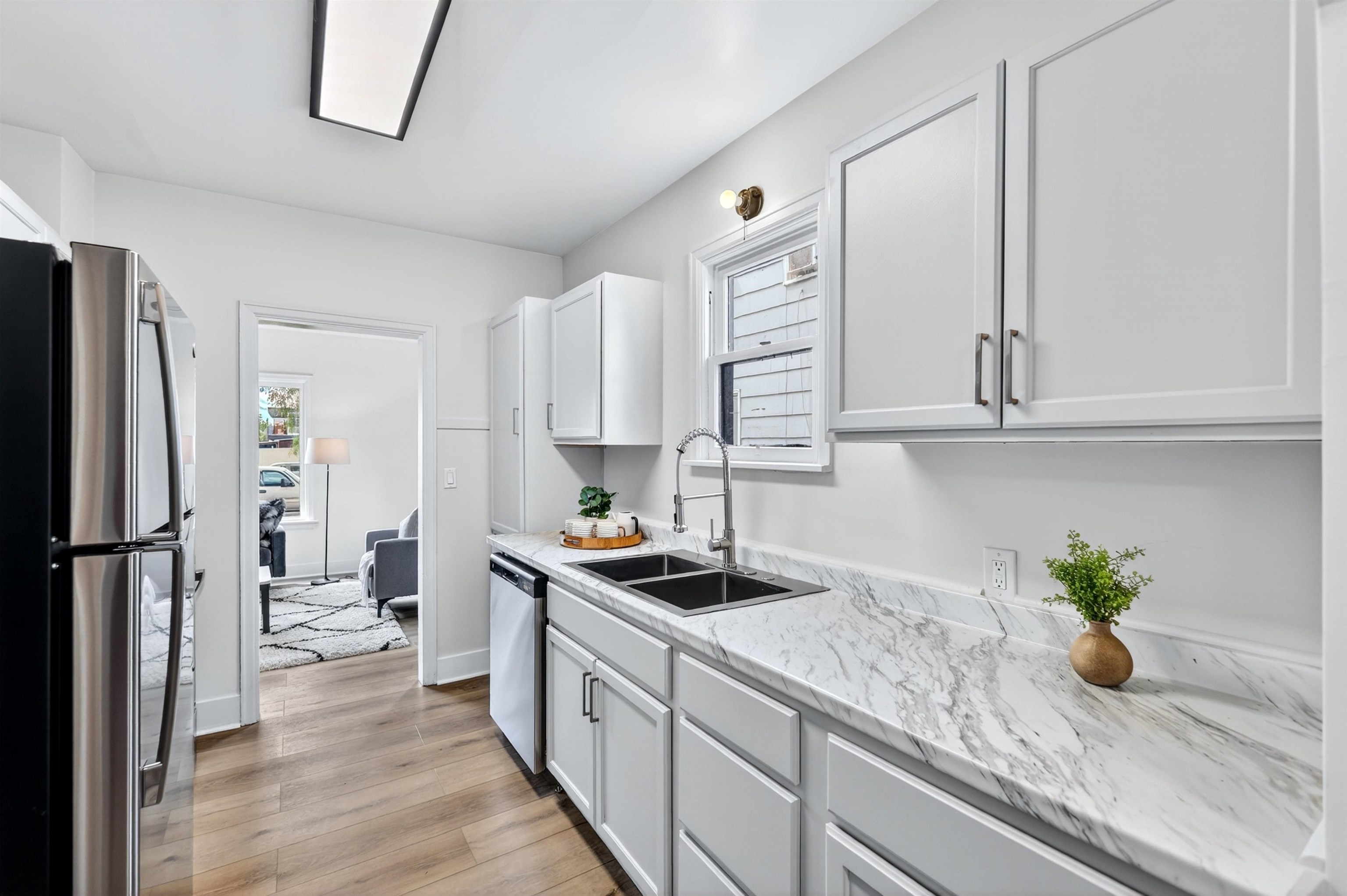 207 East Baldwin Avenue Spokane, WA 99207 - Photo 8 of 48