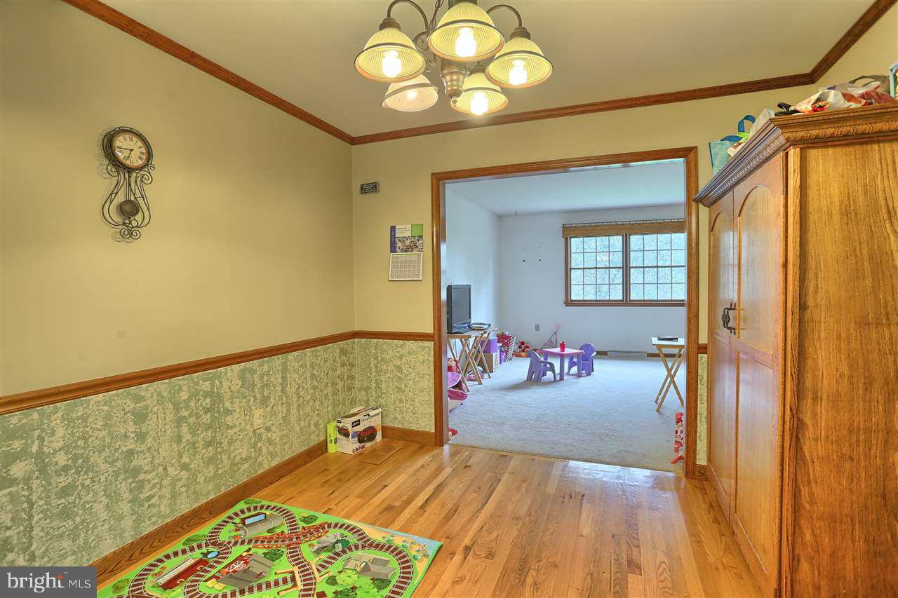 220 Springfield Road Newville, PA 17241 - Photo 4 of 21 Gallery Image 4