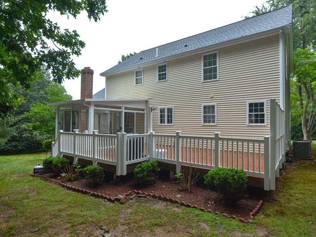12 Innkeeper Road Franklin, MA 02038 - Photo 5 of 42 Gallery Image 5