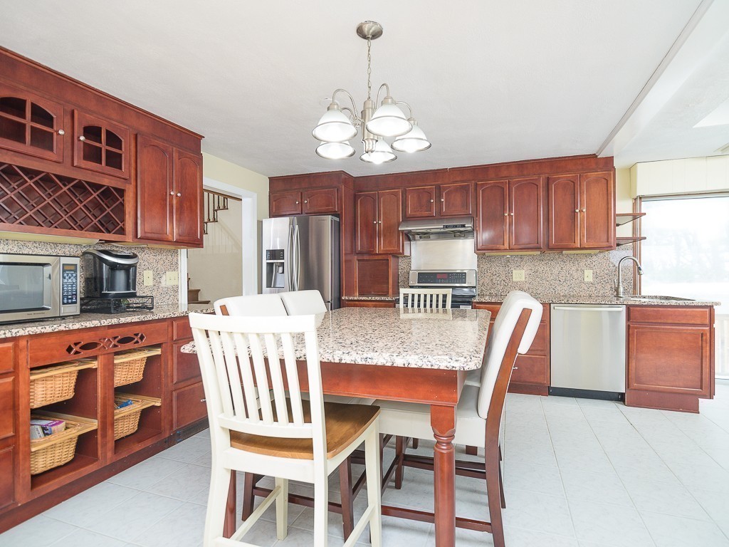 28 Ruthen Circle Shrewsbury, MA 01545 - Photo 8 of 29 Gallery Image 8