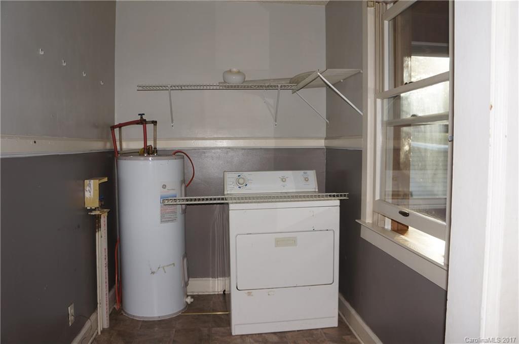 604 Banks Street Fort Mill, SC 29715 - Photo 9 of 16 a utility room with dryer and washer