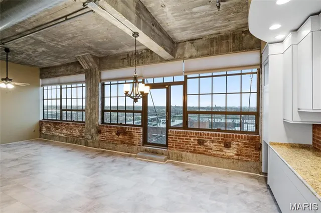$3,350 | 1635 Washington Avenue, Unit 912, St. Louis, MO 63103